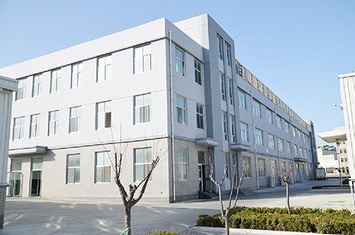 公司本著以人為本、誠(chéng)信待人的理念，培養(yǎng)造就了一批專業(yè)人員